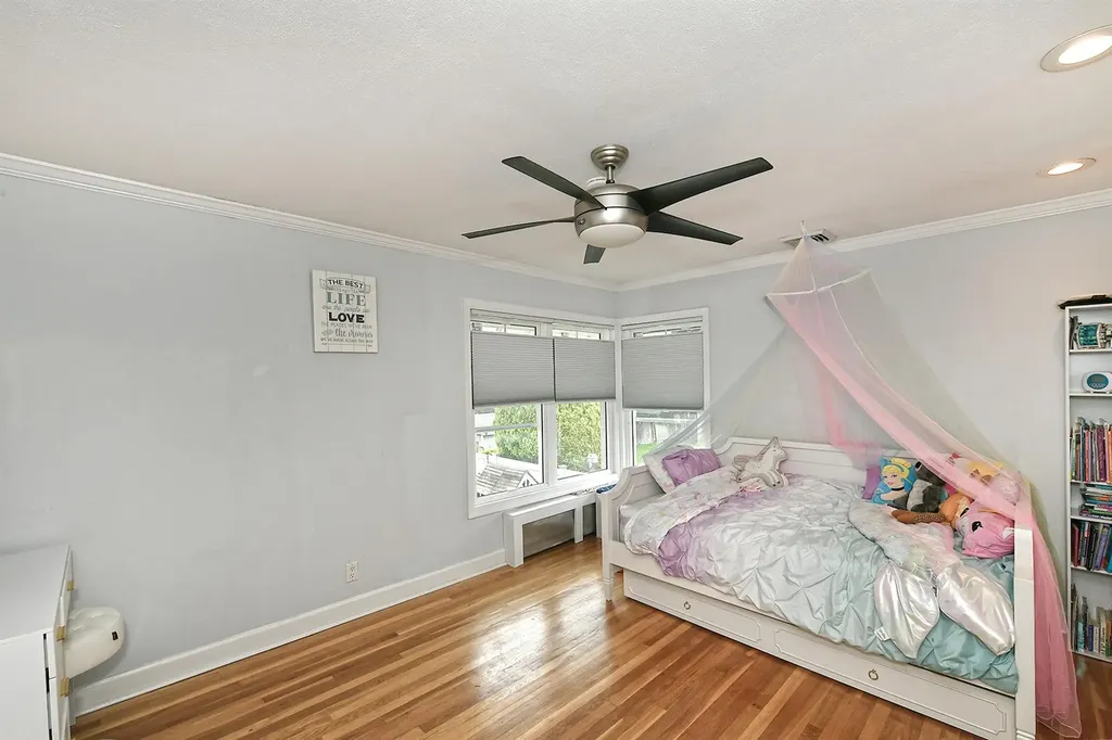 23 Redwood Drive Plainview NY 11803