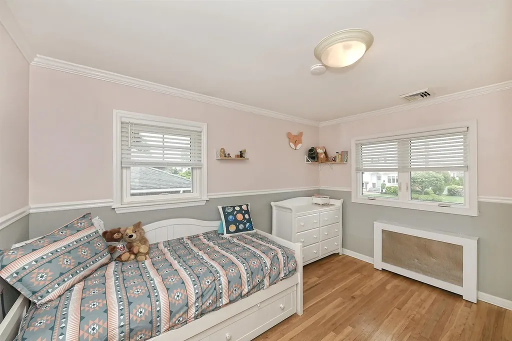 23 Redwood Drive Plainview NY 11803
