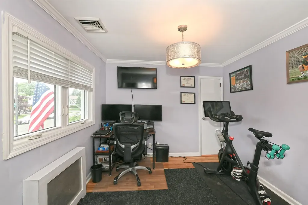 23 Redwood Drive Plainview NY 11803