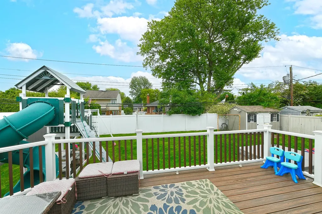 23 Redwood Drive Plainview NY 11803