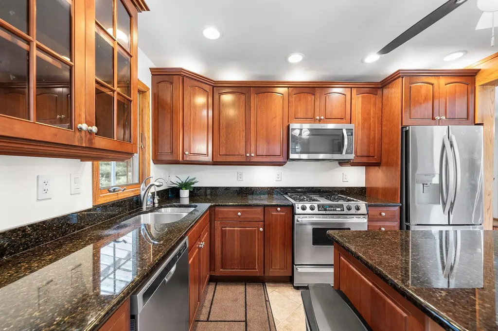 34 E George Avenue Pearl River NY 10965