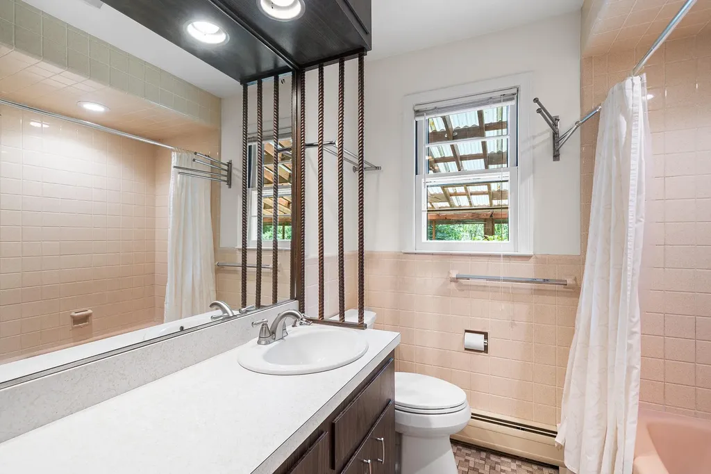 34 E George Avenue Pearl River NY 10965