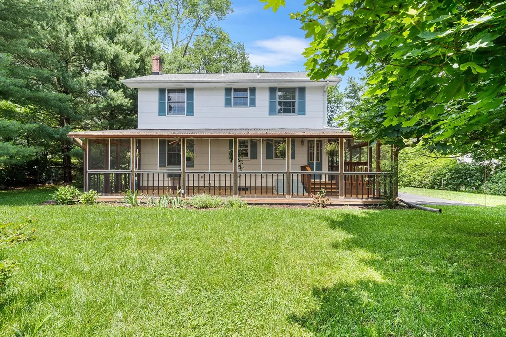 34 E George Avenue Pearl River NY 10965