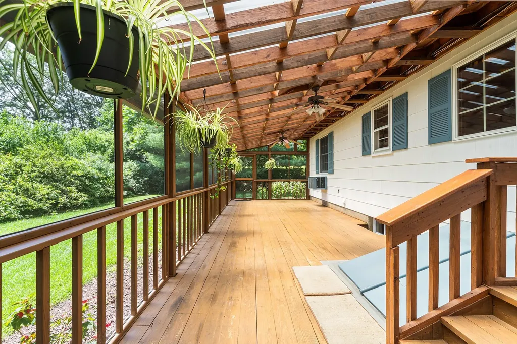34 E George Avenue Pearl River NY 10965