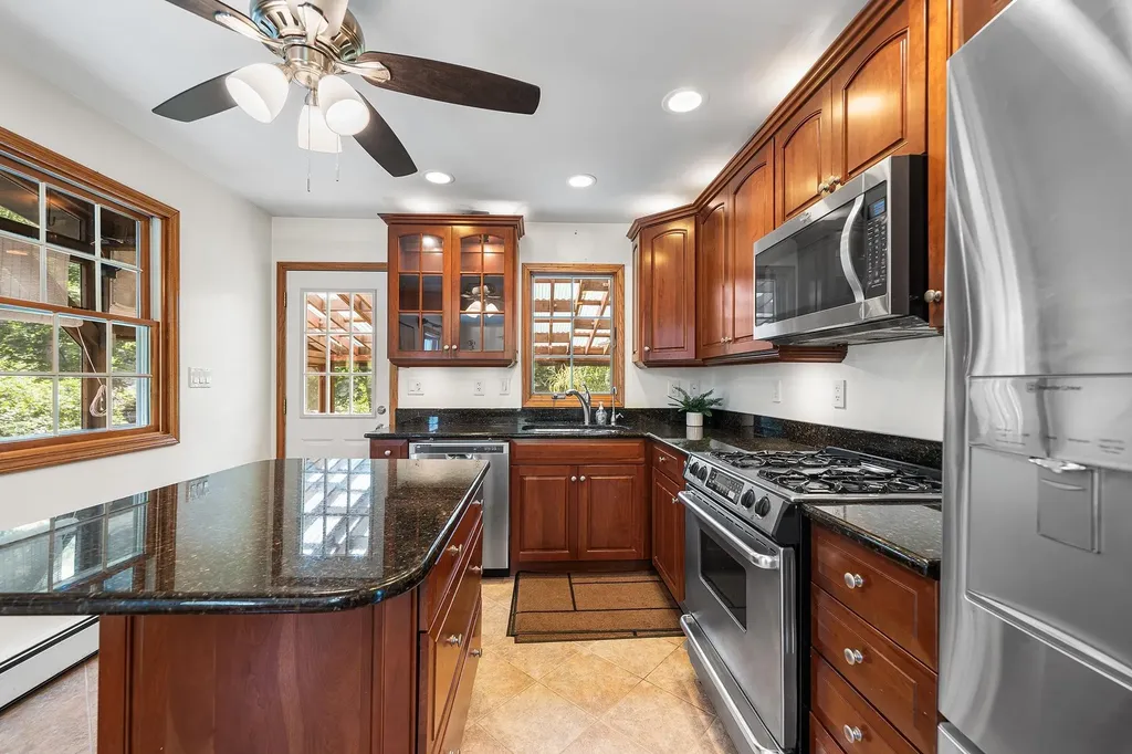 34 E George Avenue Pearl River NY 10965