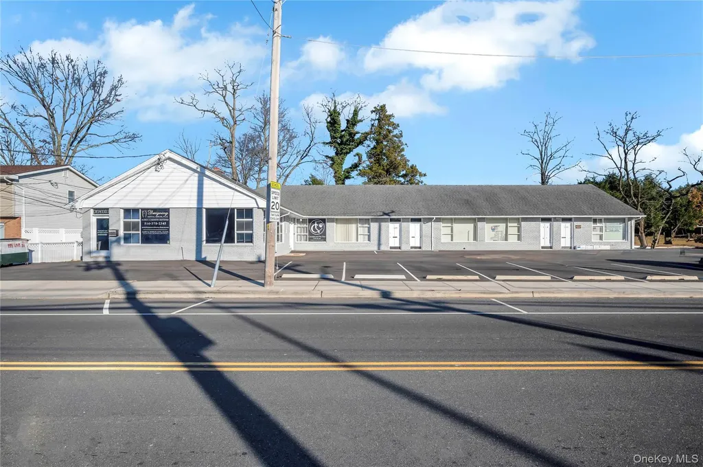 On Merrick Road Merrick Avenue Merrick NY 11566