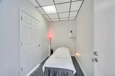 On Merrick Road Merrick Avenue Merrick NY 11566