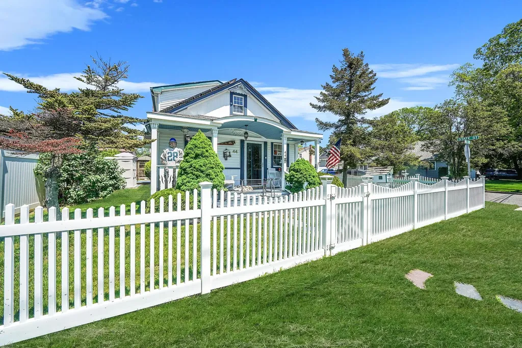 44 Willis Avenue Merrick NY 11566