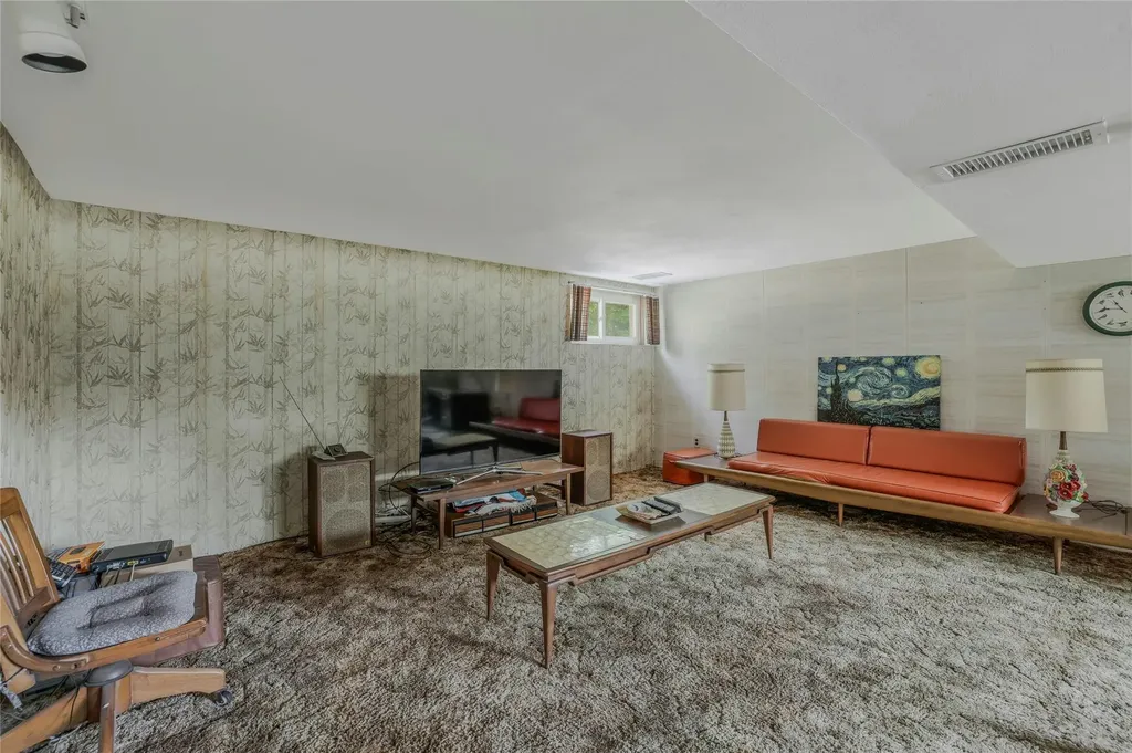 39 Seneca Drive Commack NY 11725