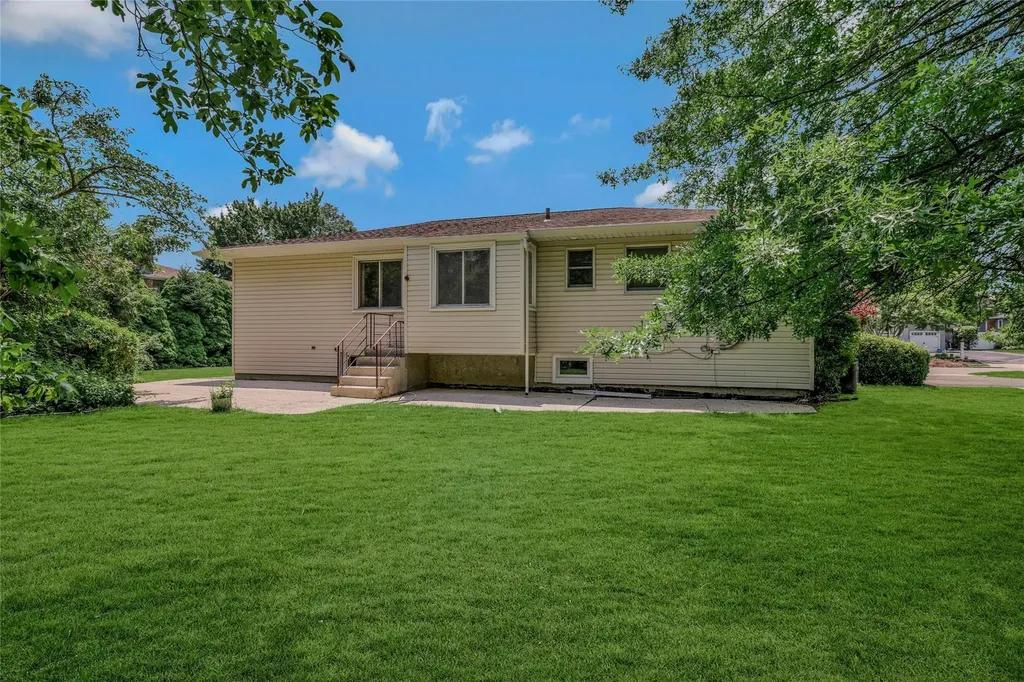 39 Seneca Drive Commack NY 11725