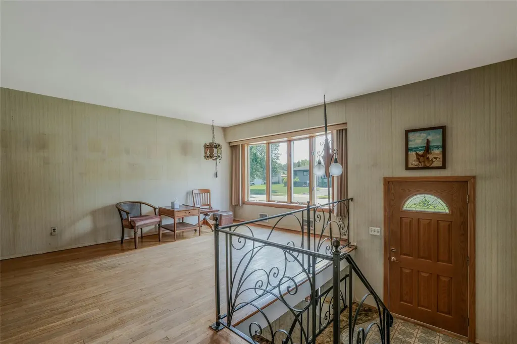 39 Seneca Drive Commack NY 11725