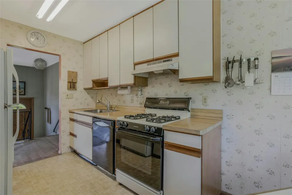 39 Seneca Drive Commack NY 11725