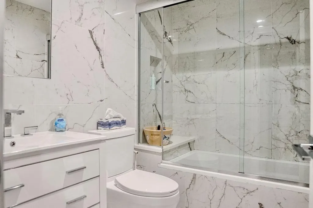 8 Stuyvesant Place Lawrence NY 11559