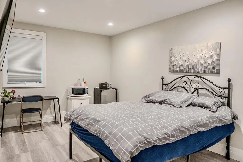8 Stuyvesant Place Lawrence NY 11559
