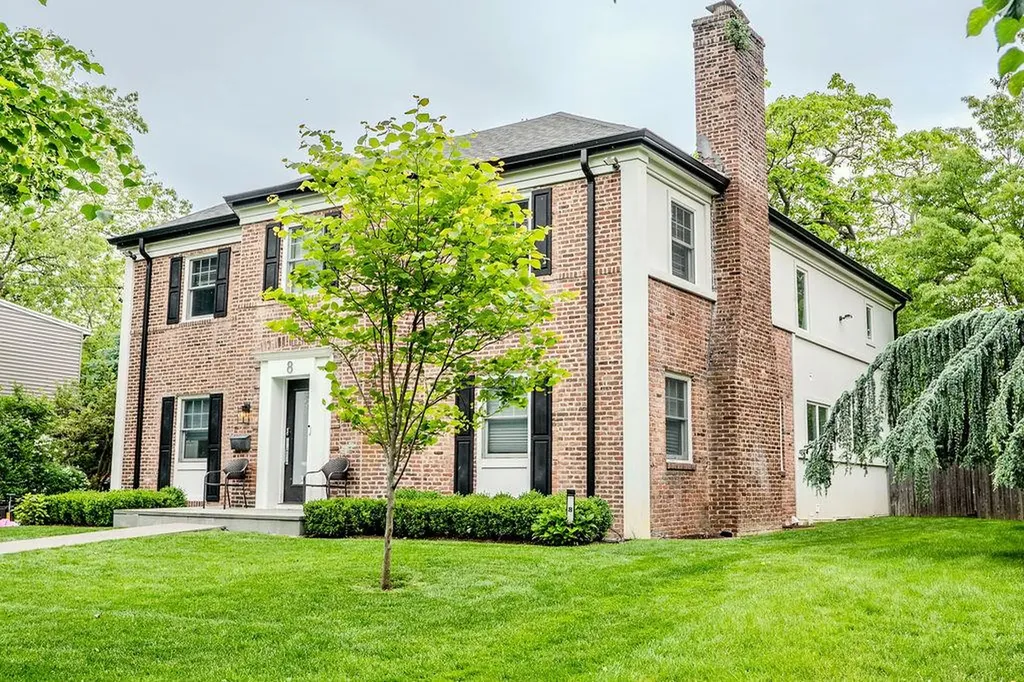 8 Stuyvesant Place Lawrence NY 11559