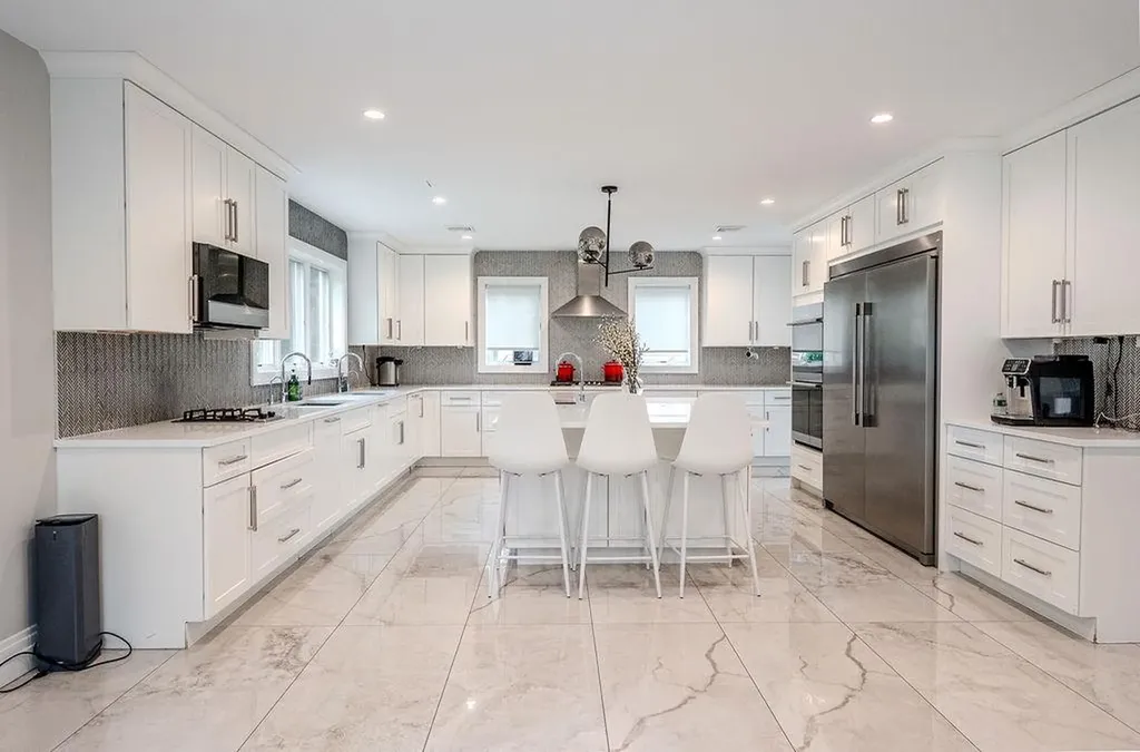 8 Stuyvesant Place Lawrence NY 11559