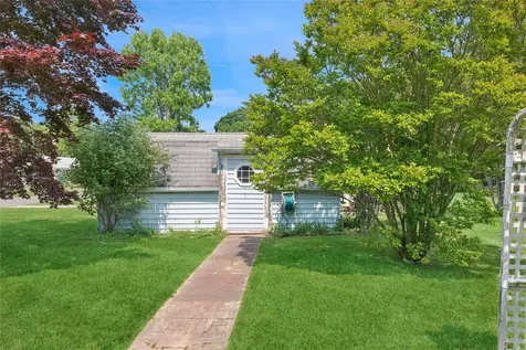 1295 Washington Avenue Greenport NY 11944