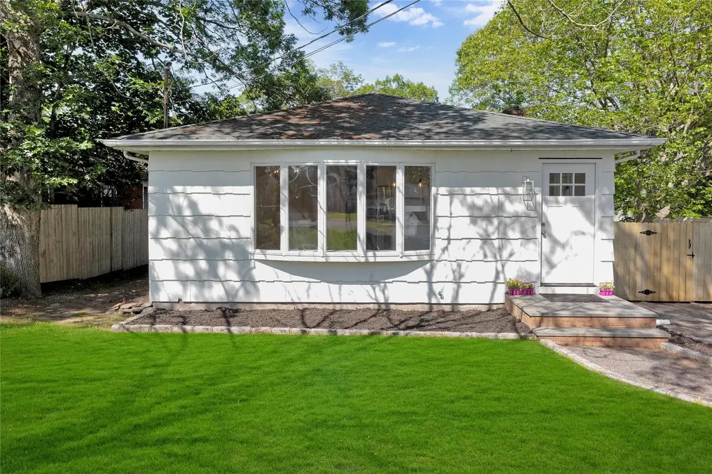 3 Pearl Road Rocky Point NY 11778
