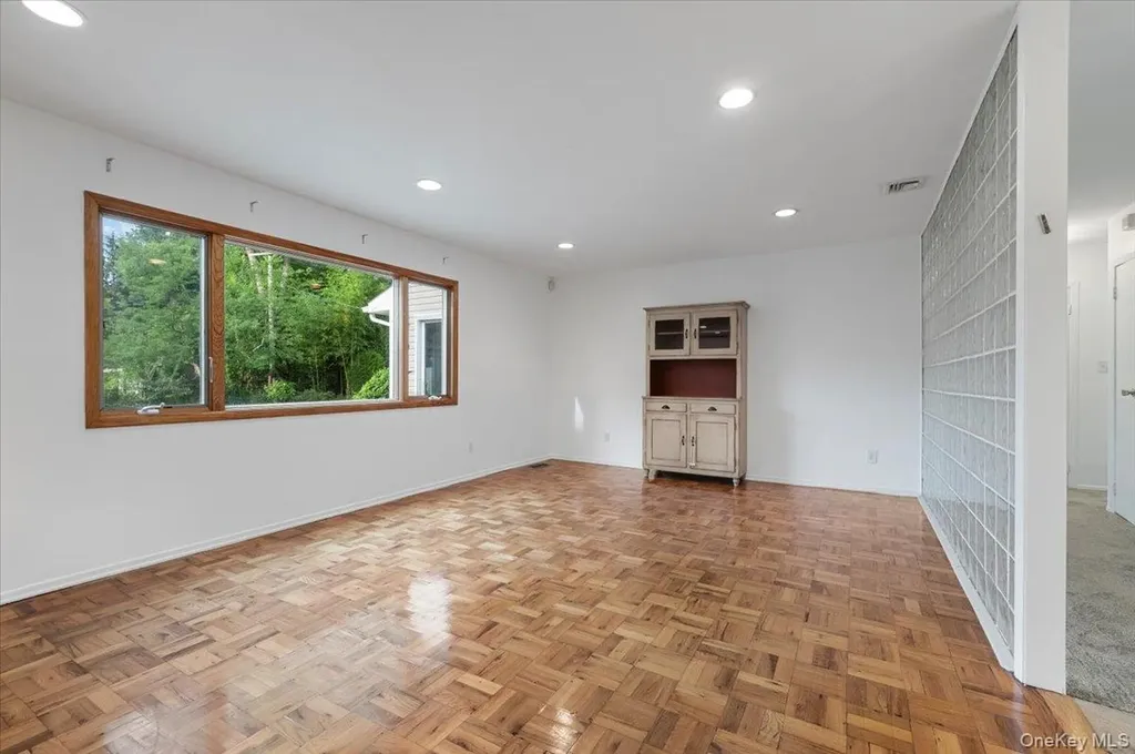 4 Marshmallow Drive Commack NY 11725