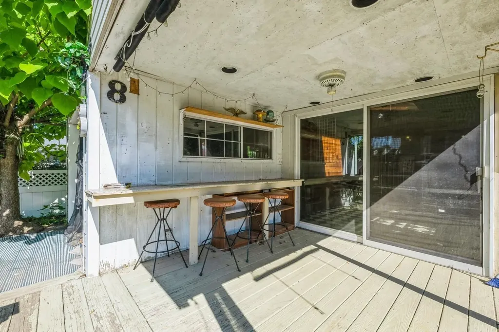 8 Sherman Place Bethpage NY 11714