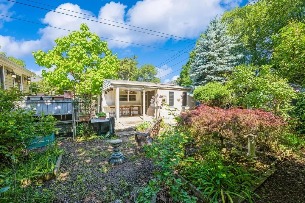 8 Sherman Place Bethpage NY 11714