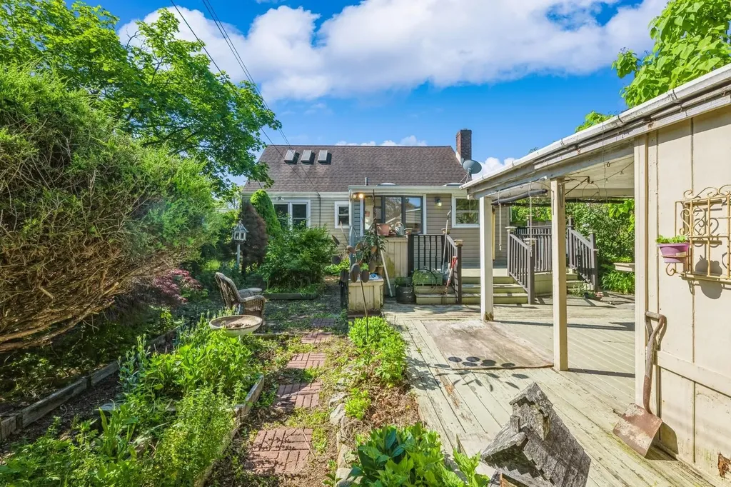 8 Sherman Place Bethpage NY 11714