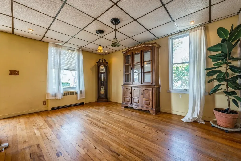 8 Sherman Place Bethpage NY 11714