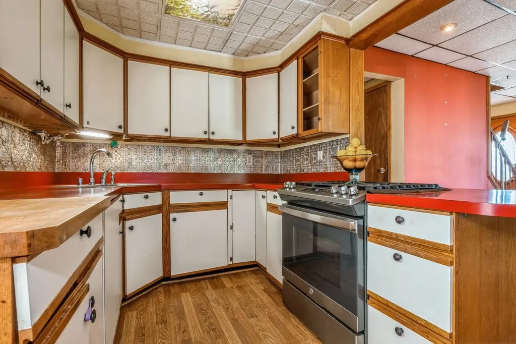 8 Sherman Place Bethpage NY 11714