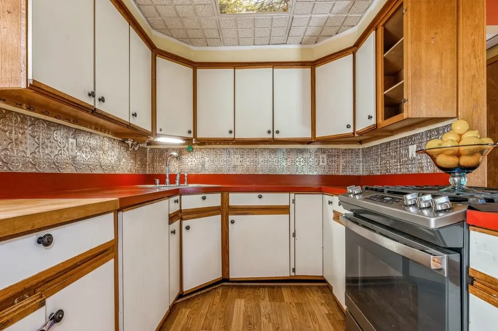 8 Sherman Place Bethpage NY 11714