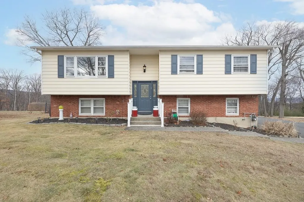 18 Woodrum Drive Stony Point NY 10980