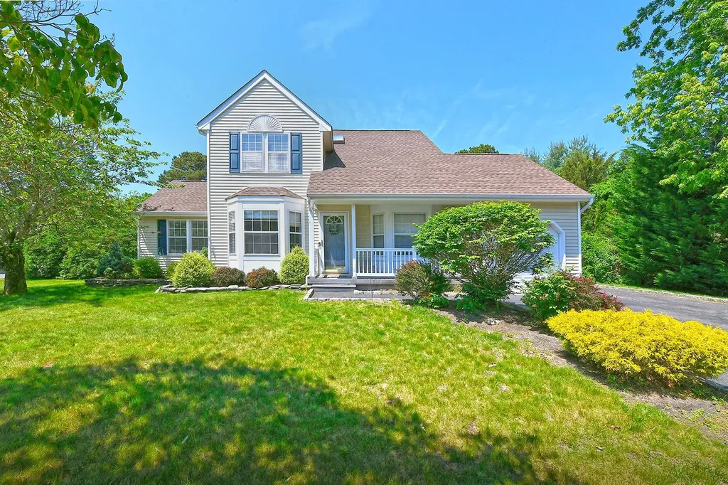 8 Thunder Road Miller Place NY 11764