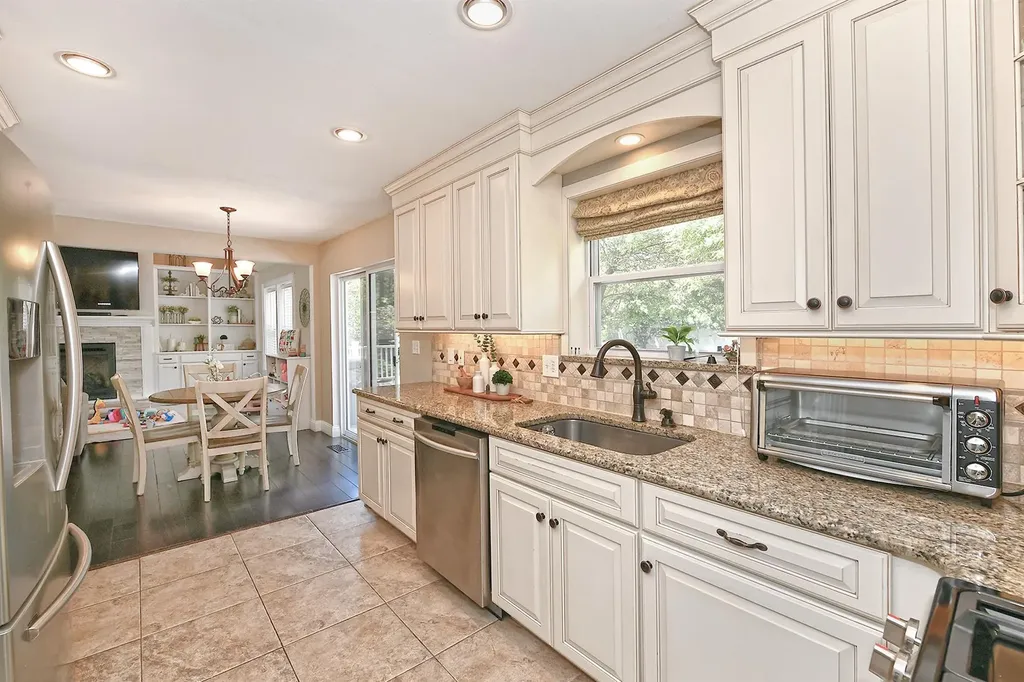 8 Thunder Road Miller Place NY 11764