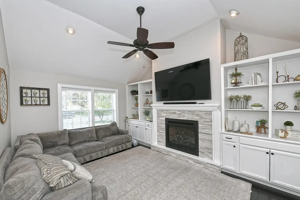 8 Thunder Road Miller Place NY 11764