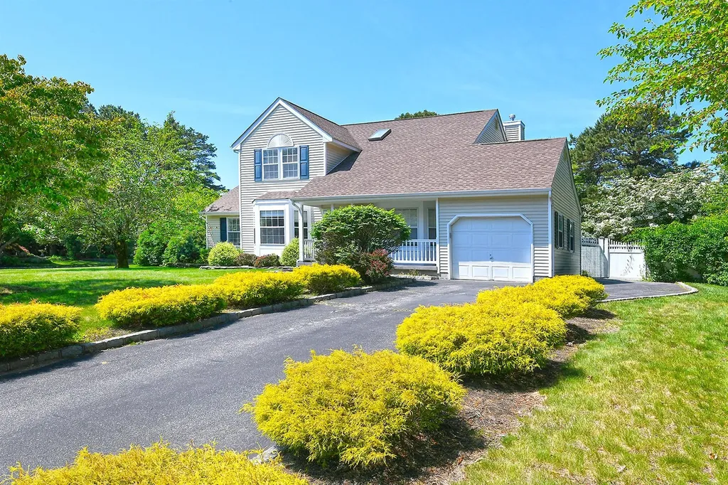 8 Thunder Road Miller Place NY 11764