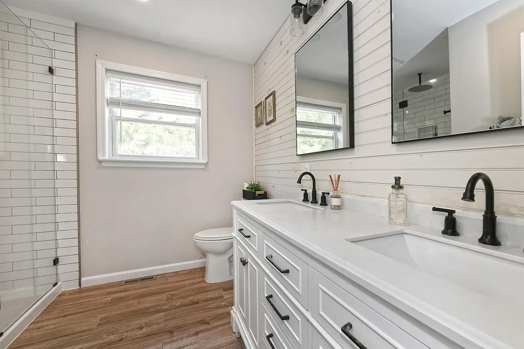 8 Thunder Road Miller Place NY 11764