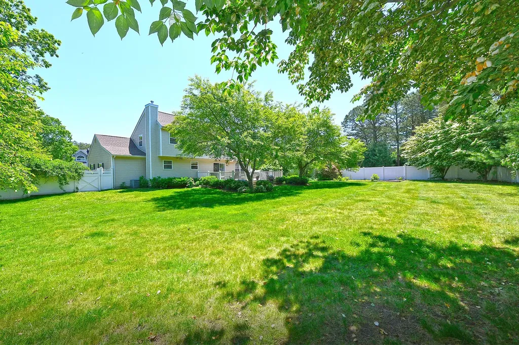 8 Thunder Road Miller Place NY 11764