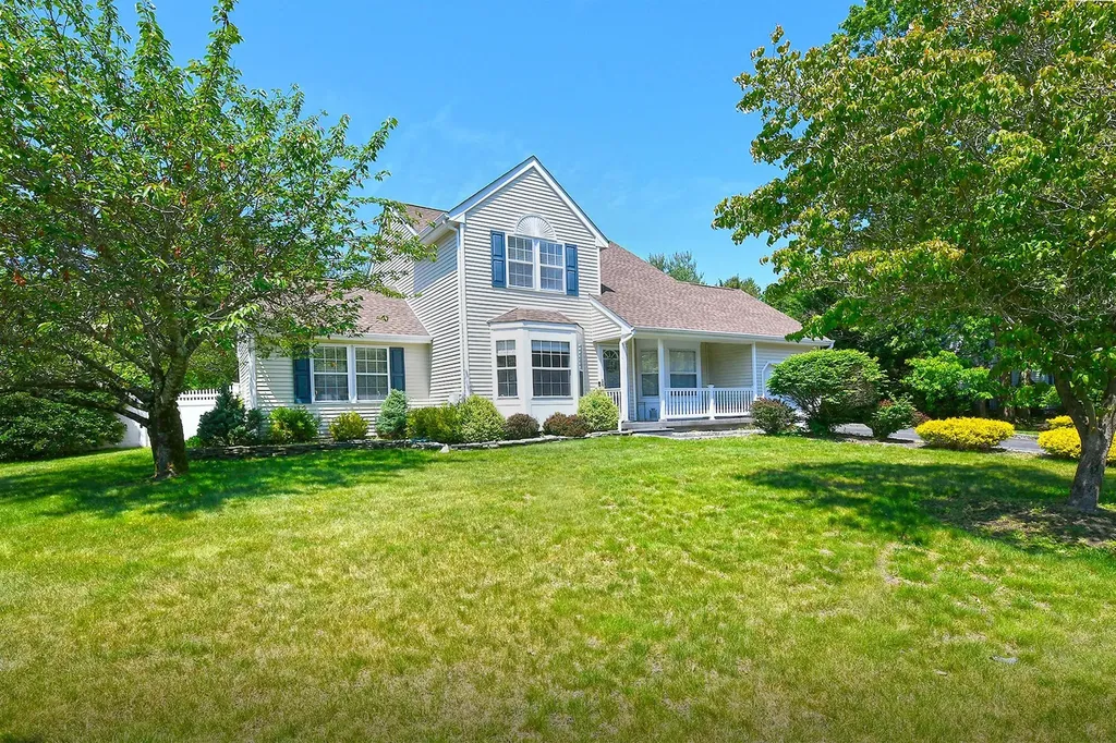 8 Thunder Road Miller Place NY 11764