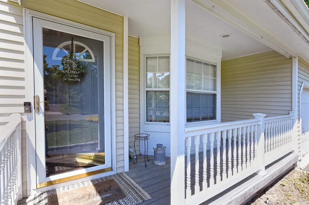 8 Thunder Road Miller Place NY 11764