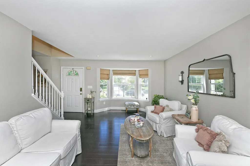 8 Thunder Road Miller Place NY 11764