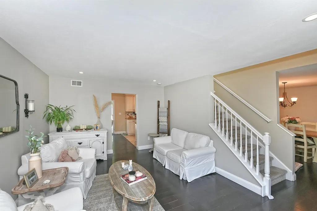 8 Thunder Road Miller Place NY 11764