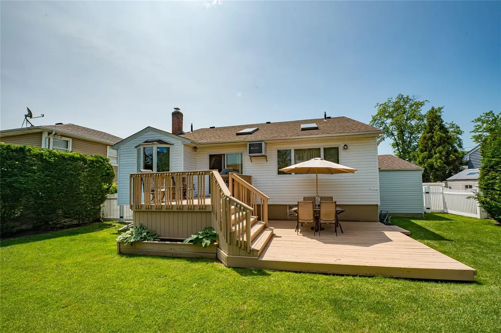 2529 Kerry Lane Bellmore NY 11710