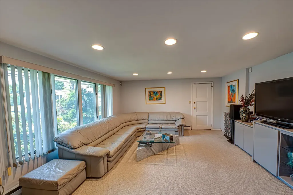 2529 Kerry Lane Bellmore NY 11710
