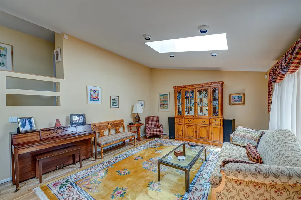 2529 Kerry Lane Bellmore NY 11710