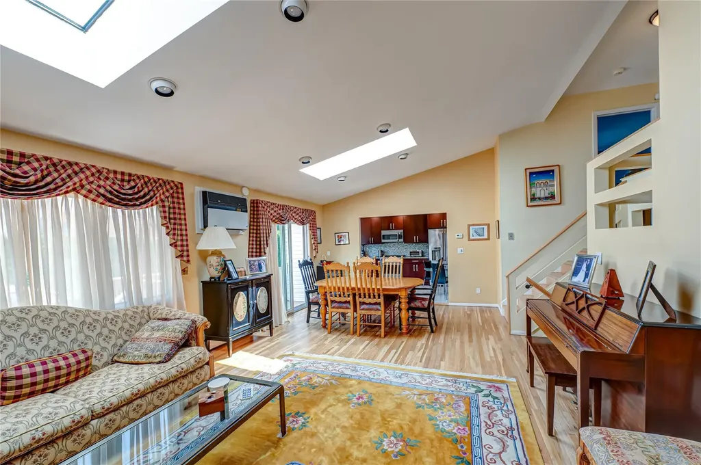 2529 Kerry Lane Bellmore NY 11710