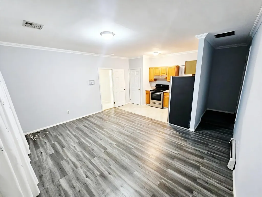 61 Apple Lane Medford NY 11763