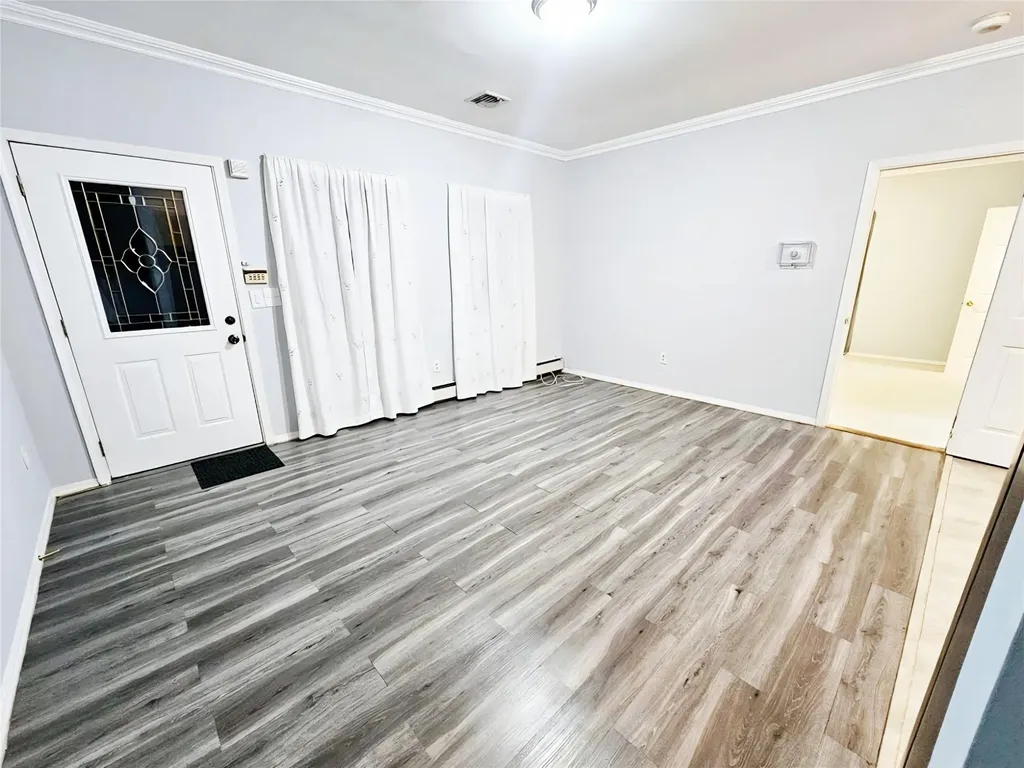 61 Apple Lane Medford NY 11763