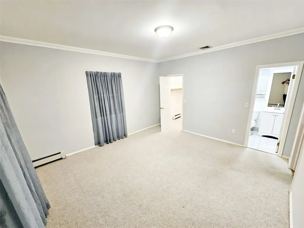 61 Apple Lane Medford NY 11763