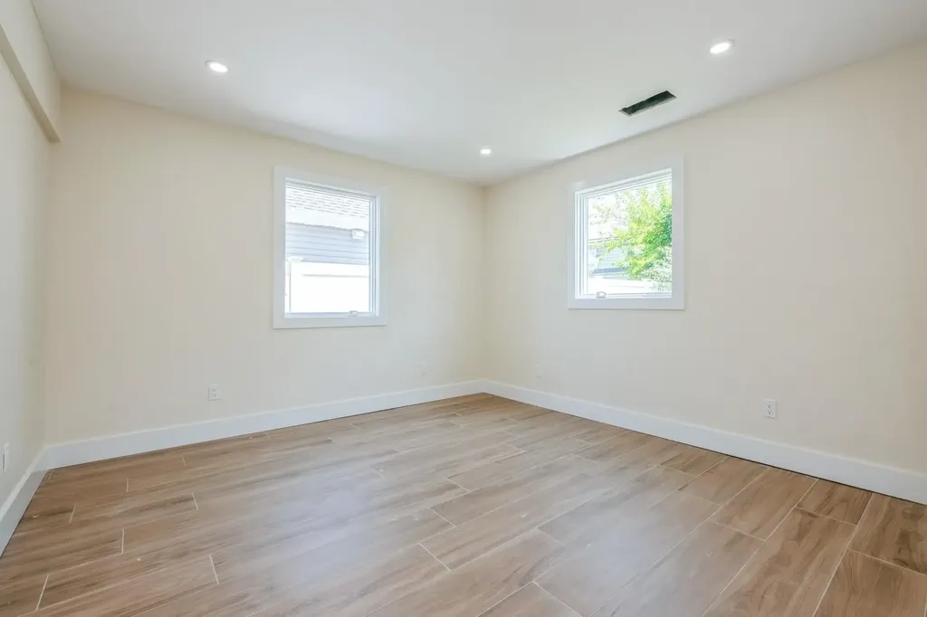 23 Valley Road Levittown NY 11756