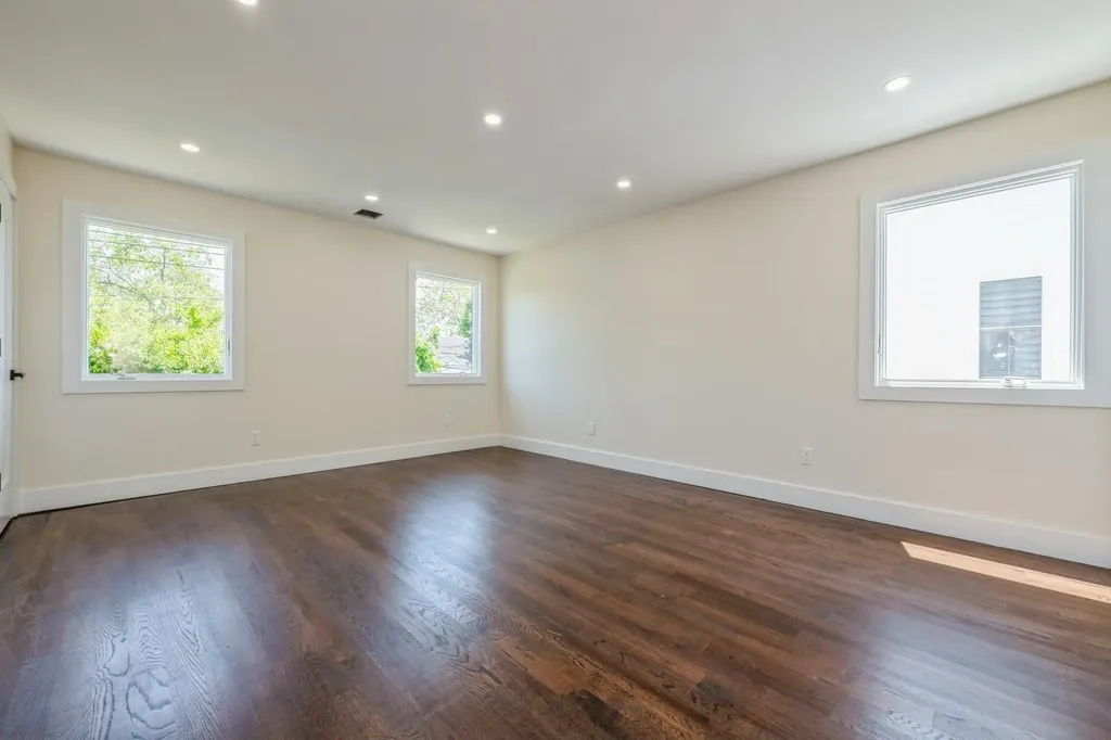 23 Valley Road Levittown NY 11756