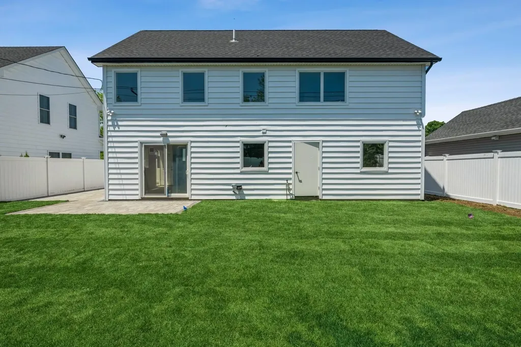 23 Valley Road Levittown NY 11756